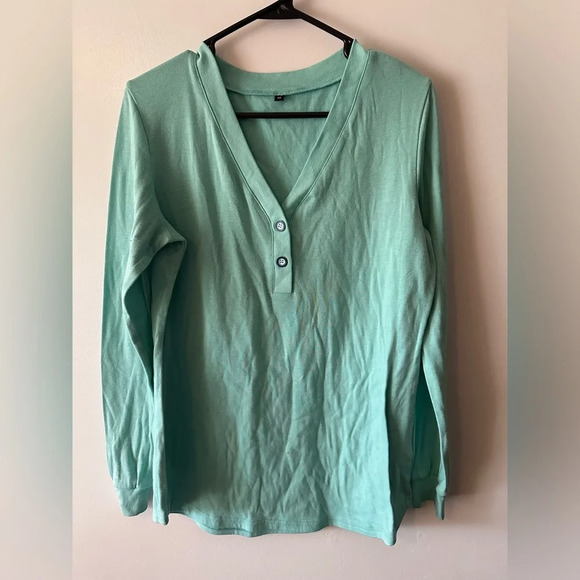 Women’s Mint Green Henley Ribbed Long Sleeve V Neck Pullover Sweater Size Medium - Picture 1 of 3